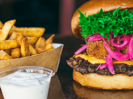 Grillen Burgerbar i Aalborg Student Lunch 9000 nordens paris burger fries menukort studievenligt frokost dinnerlust