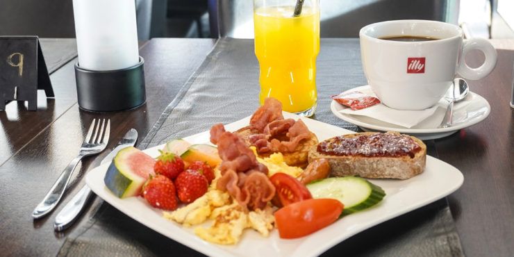 Café Friends brunch buffet dinnerlust menukort morgenmad caféer restaurant aalborg 9000